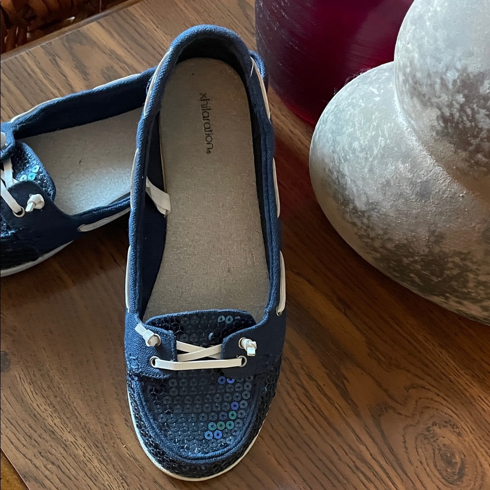 Xhilaration Navy Sequin Boat Shoes w White leather laces Comfy SZ 8 EUC - Picture 2 of 10
